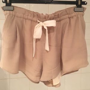 Aritzia (Wilfred) shorts size M